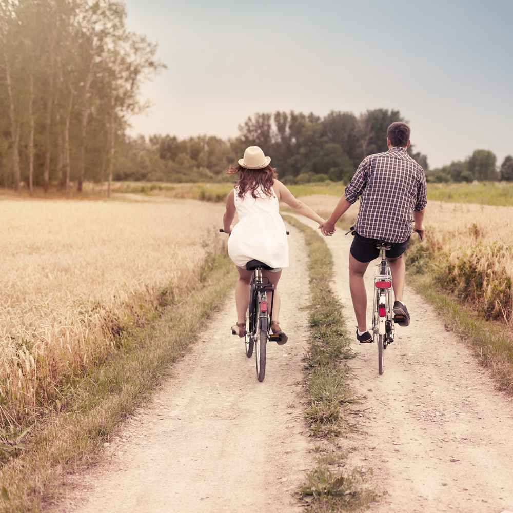 Romantic cycling - Dating a Leo Man